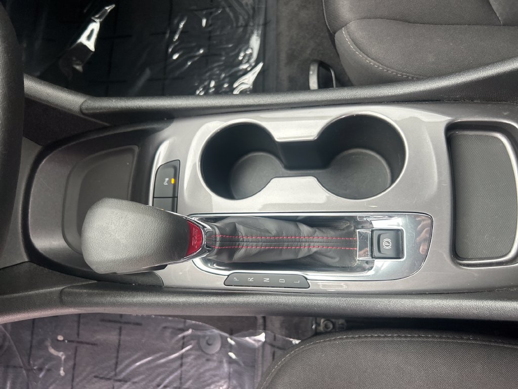 Used 2024 Chevrolet Malibu RS FWD image 28