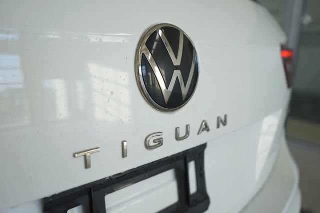 Used 2022 Volkswagen Tiguan SE R-Line AWD/4WD image 12
