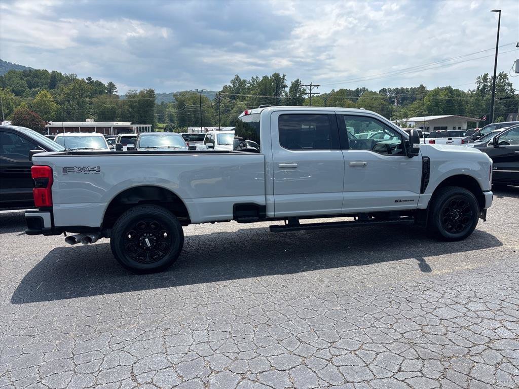Certified 2025 Ford F250 Lariat w/ Black Appearance Package AWD/4WD image 9