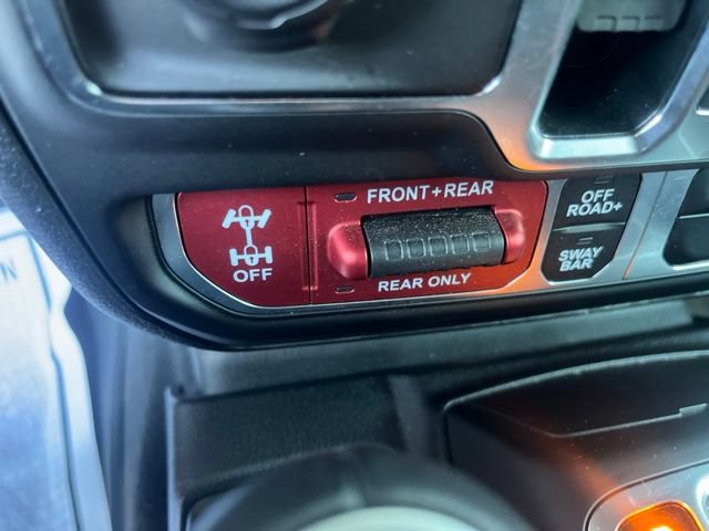Used 2025 Jeep Wrangler Unlimited Rubicon w/ Safety Group AWD/4WD image 25