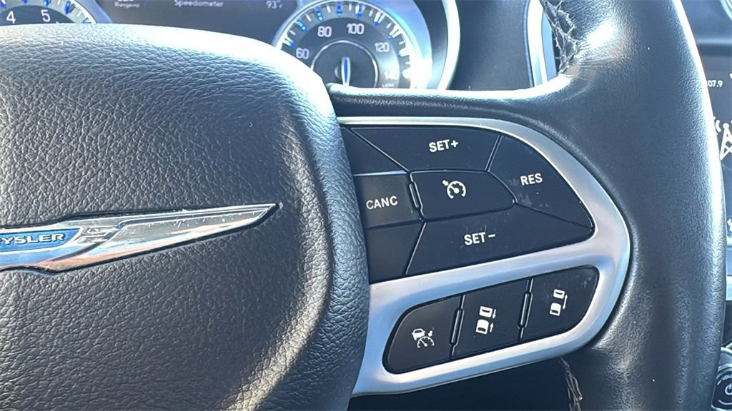 Used 2018 Chrysler 300 Limited w/ Safetytec Plus Group image 12