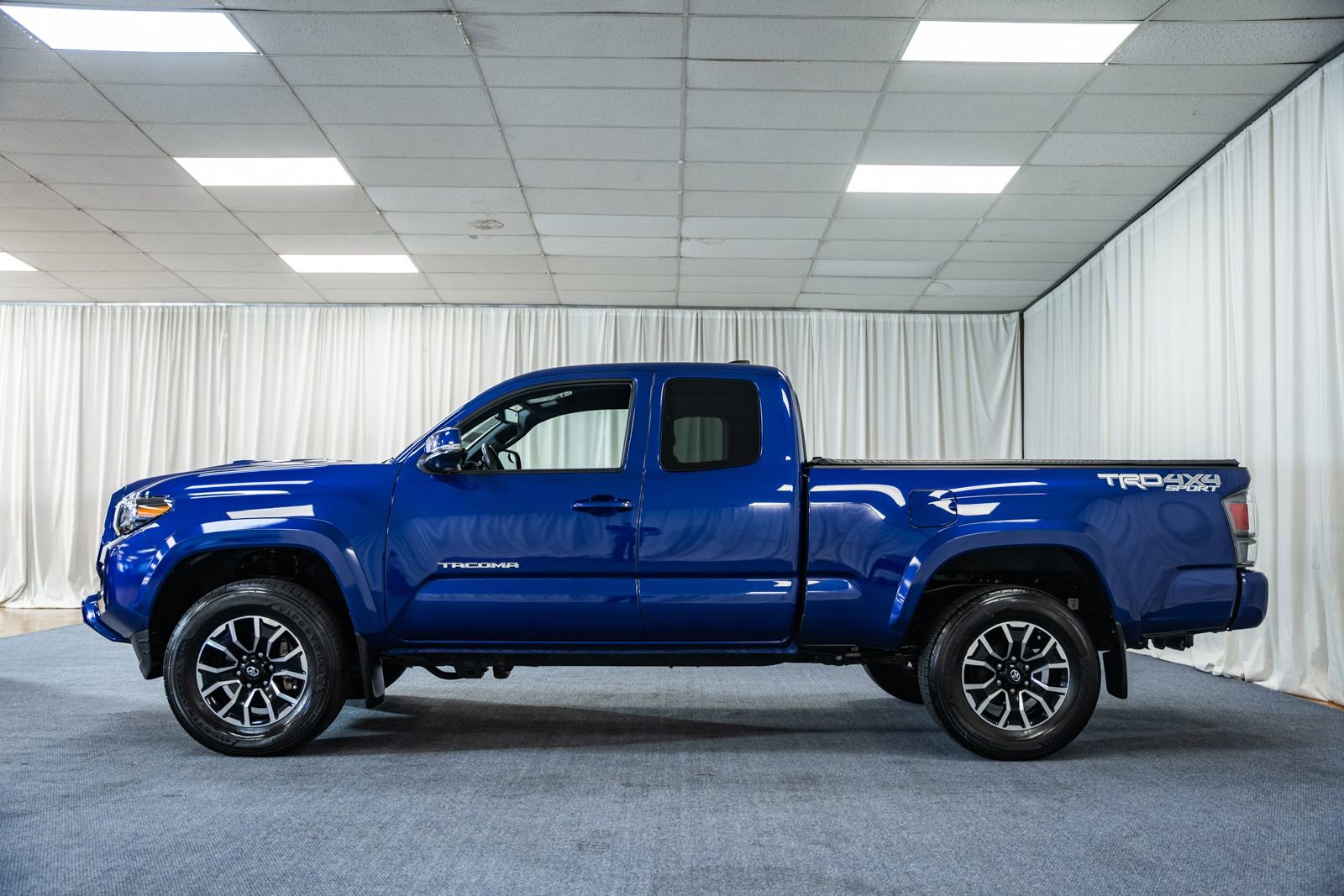 Used 2022 Toyota Tacoma TRD Sport image 5