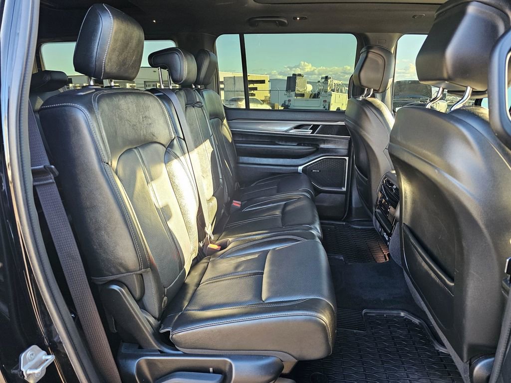 Used 2024 Jeep Wagoneer Series II image 17