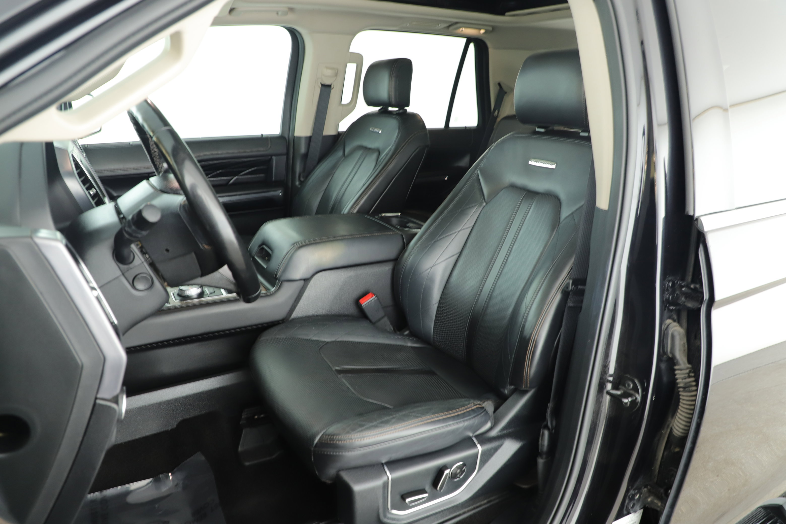 Certified 2019 Ford Expedition Platinum image 12