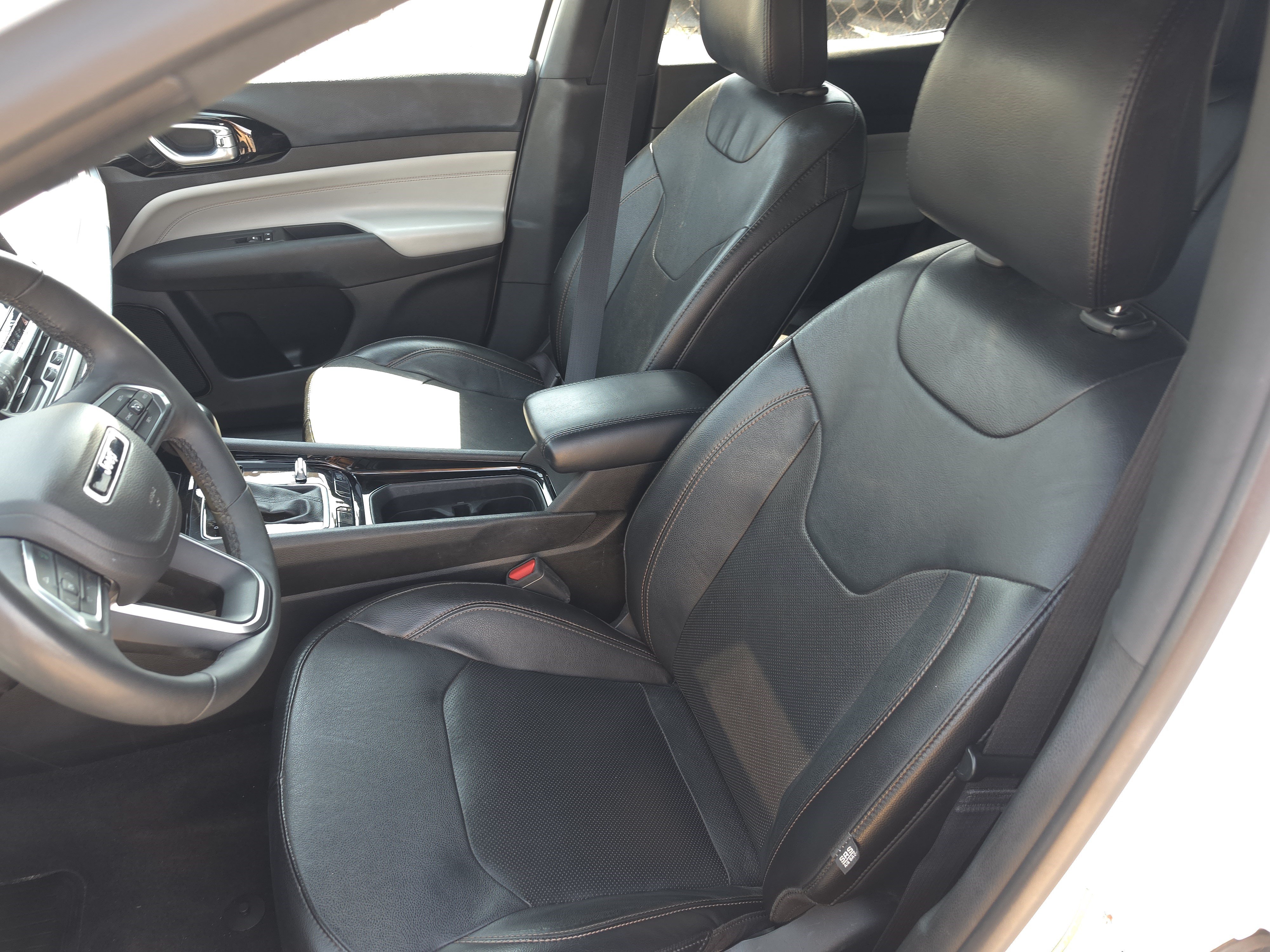 Used 2023 Jeep Compass Limited AWD/4WD image 14