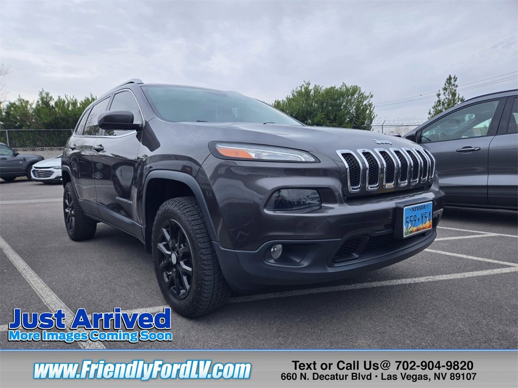 Used 2018 Jeep Cherokee Latitude Plus image 3