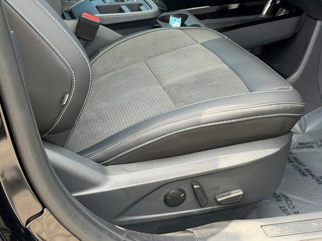 Certified 2025 Ford Mustang Mach-E GT AWD/4WD image 31