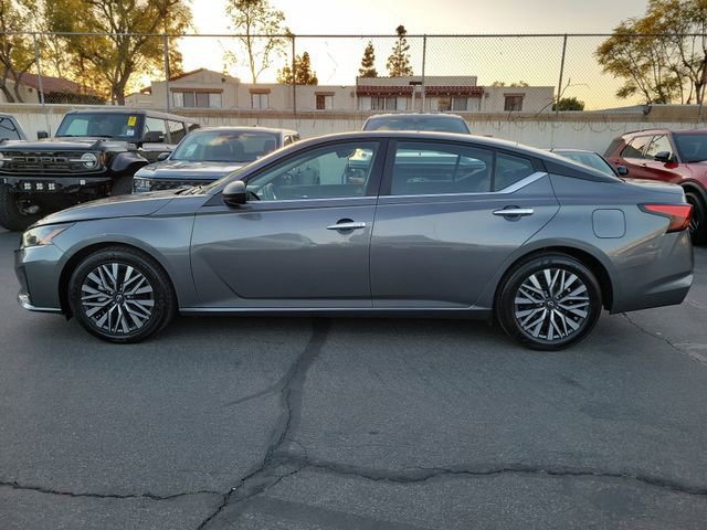 Used 2024 Nissan Altima 2.5 SV image 2