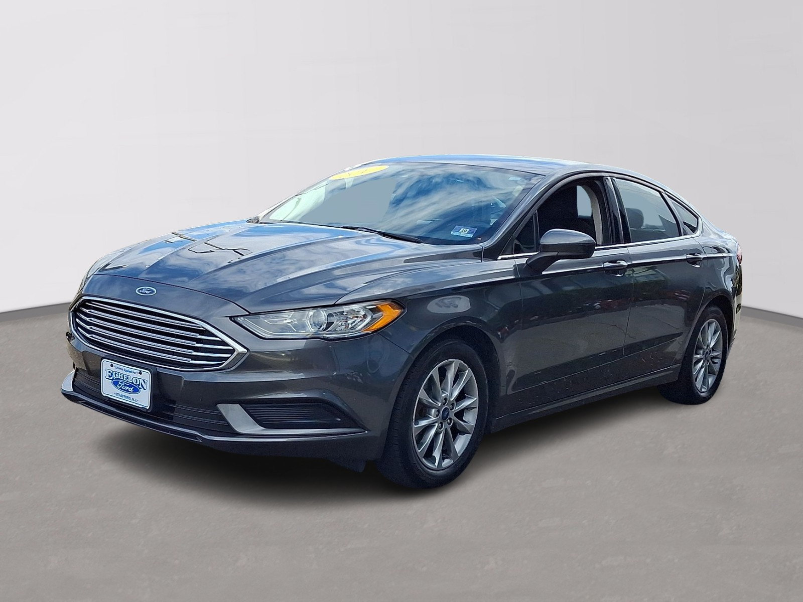 Certified 2017 Ford Fusion SE w/ Fusion SE Technology Package FWD image 3