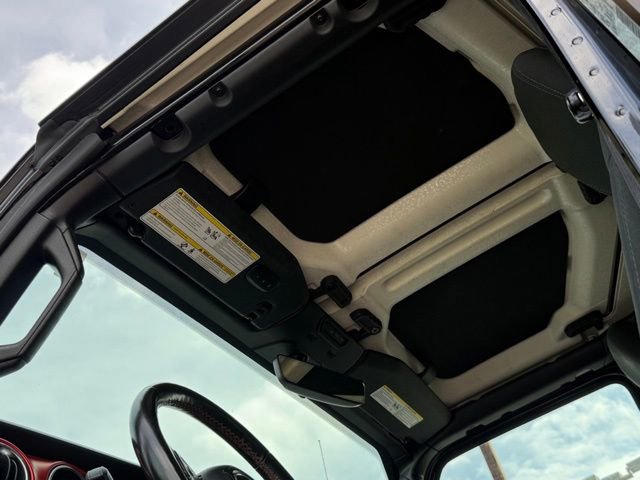 Used 2022 Jeep Gladiator Rubicon w/ LED Lighting Group AWD/4WD image 9