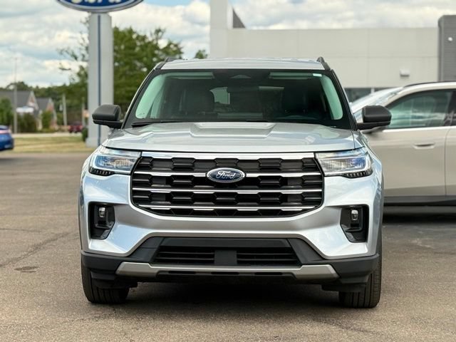Certified 2025 Ford Explorer Active w/ Active Comfort Package AWD/4WD image 32