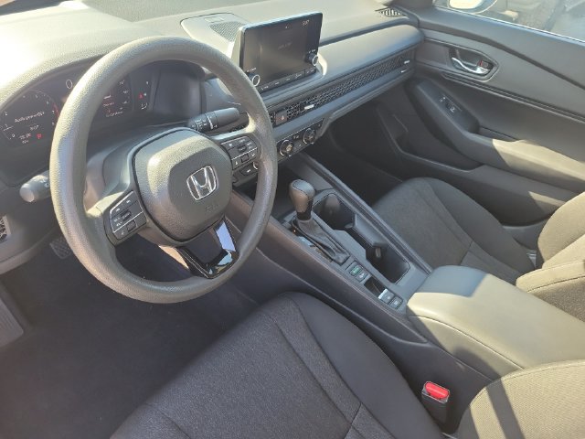 Used 2025 Honda Accord SE image 17