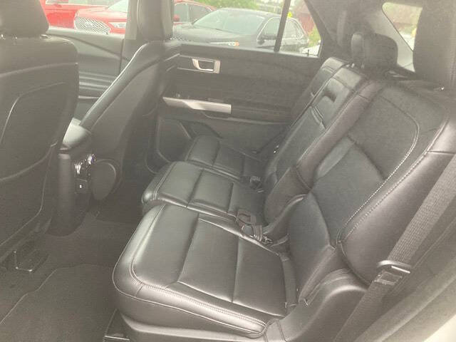 Certified 2020 Ford Explorer XLT w/ Equipment Group 202A AWD/4WD image 12