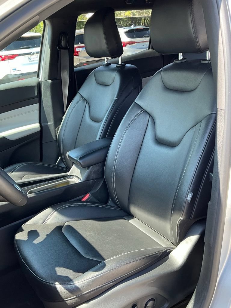 Used 2025 Jeep Compass Limited AWD/4WD image 30