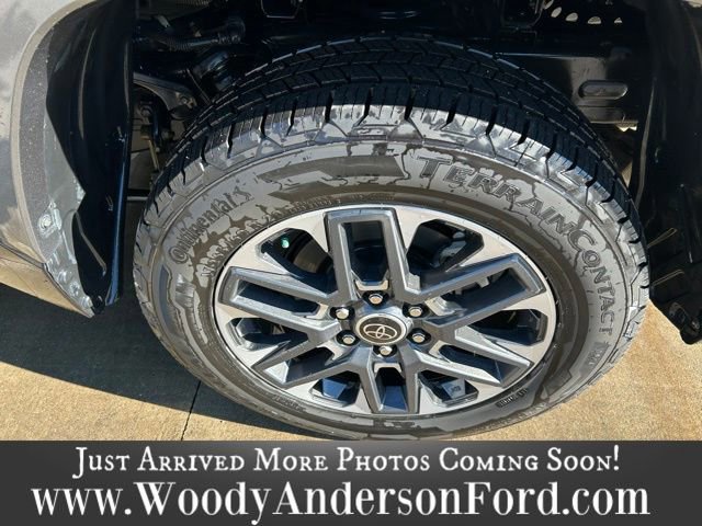 Used 2022 Toyota Tundra Limited image 7