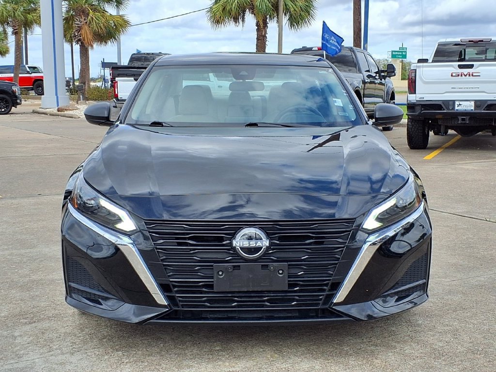 Used 2025 Nissan Altima 2.5 SV FWD image 6