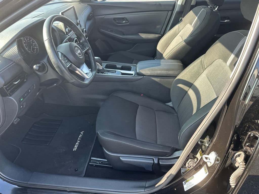 Used 2025 Nissan Sentra SV w/ All-Weather Package FWD image 9