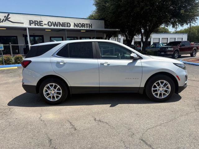 Used 2022 Chevrolet Equinox LT AWD/4WD image 2