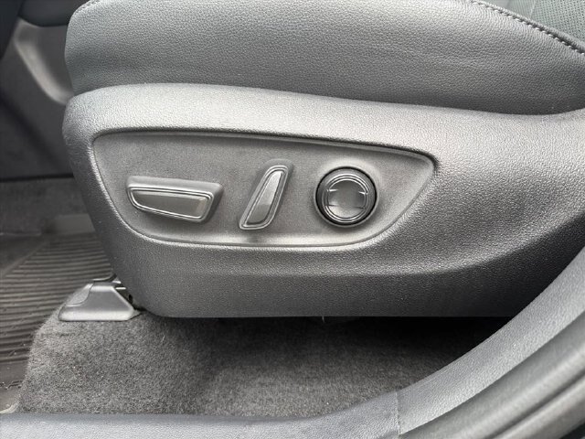 Used 2025 Toyota Grand Highlander AWD image 12