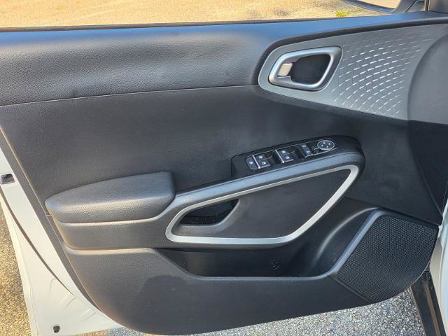 Used 2025 Kia Soul S FWD image 26