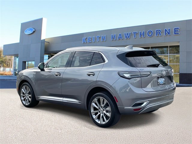Used 2022 Buick Envision Avenir w/ Technology Package II image 2