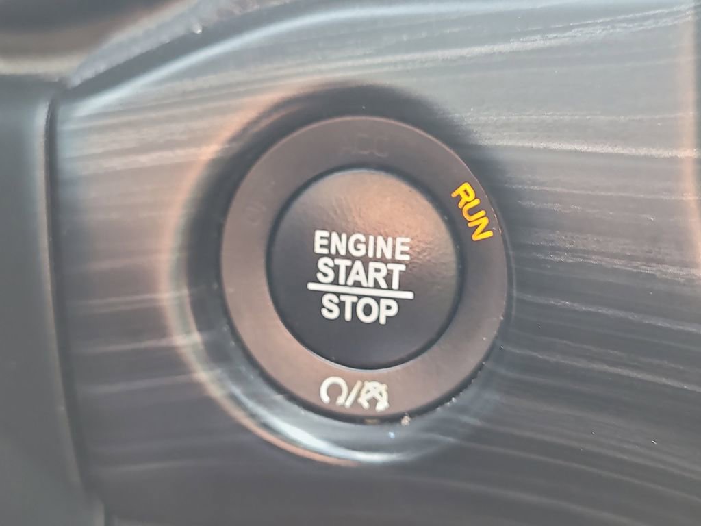 Used 2020 Jeep Grand Cherokee Altitude image 26