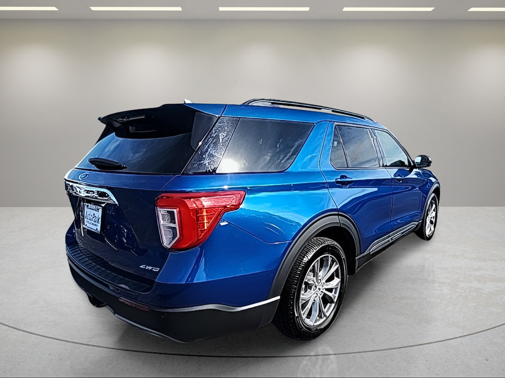 Certified 2023 Ford Explorer XLT w/ Equipment Group 202A AWD/4WD image 8
