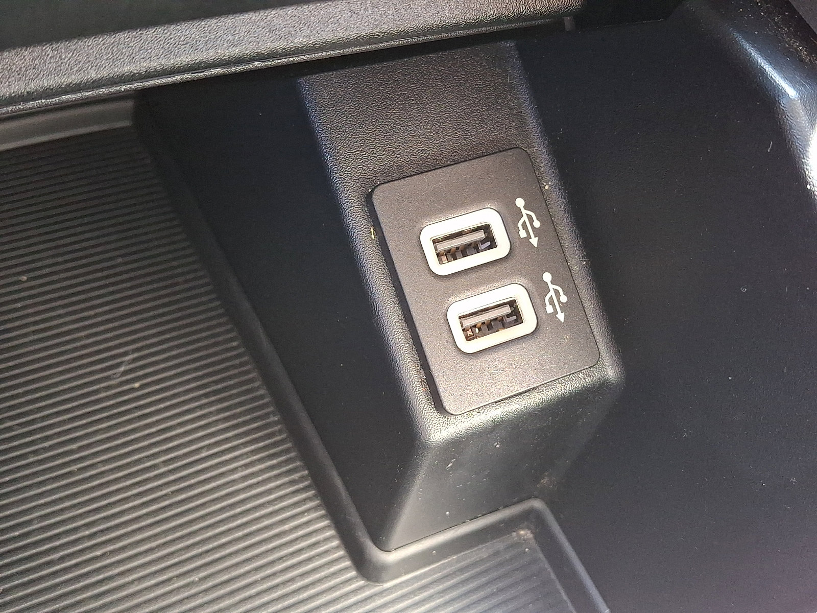 Certified 2019 Ford Edge SEL image 32