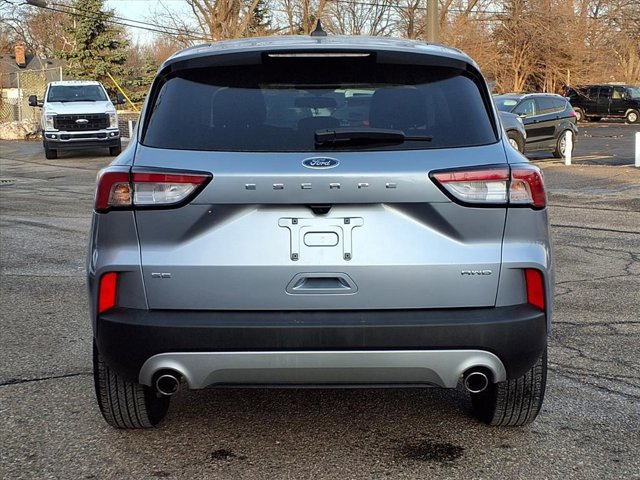 Certified 2022 Ford Escape SE w/ Convenience Package image 2