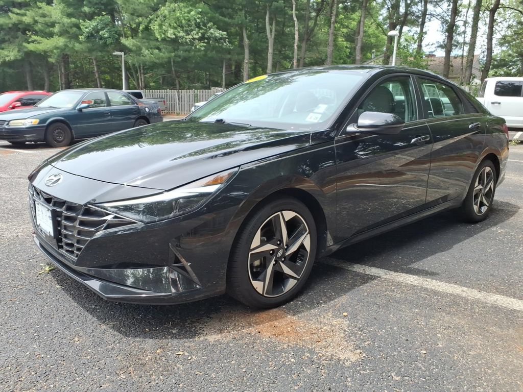 Used 2023 Hyundai Elantra Limited FWD image 5
