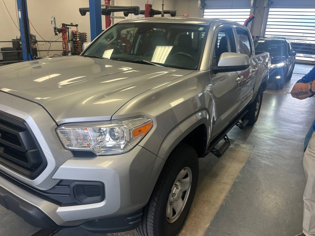 Used 2023 Toyota Tacoma SR AWD/4WD image 2