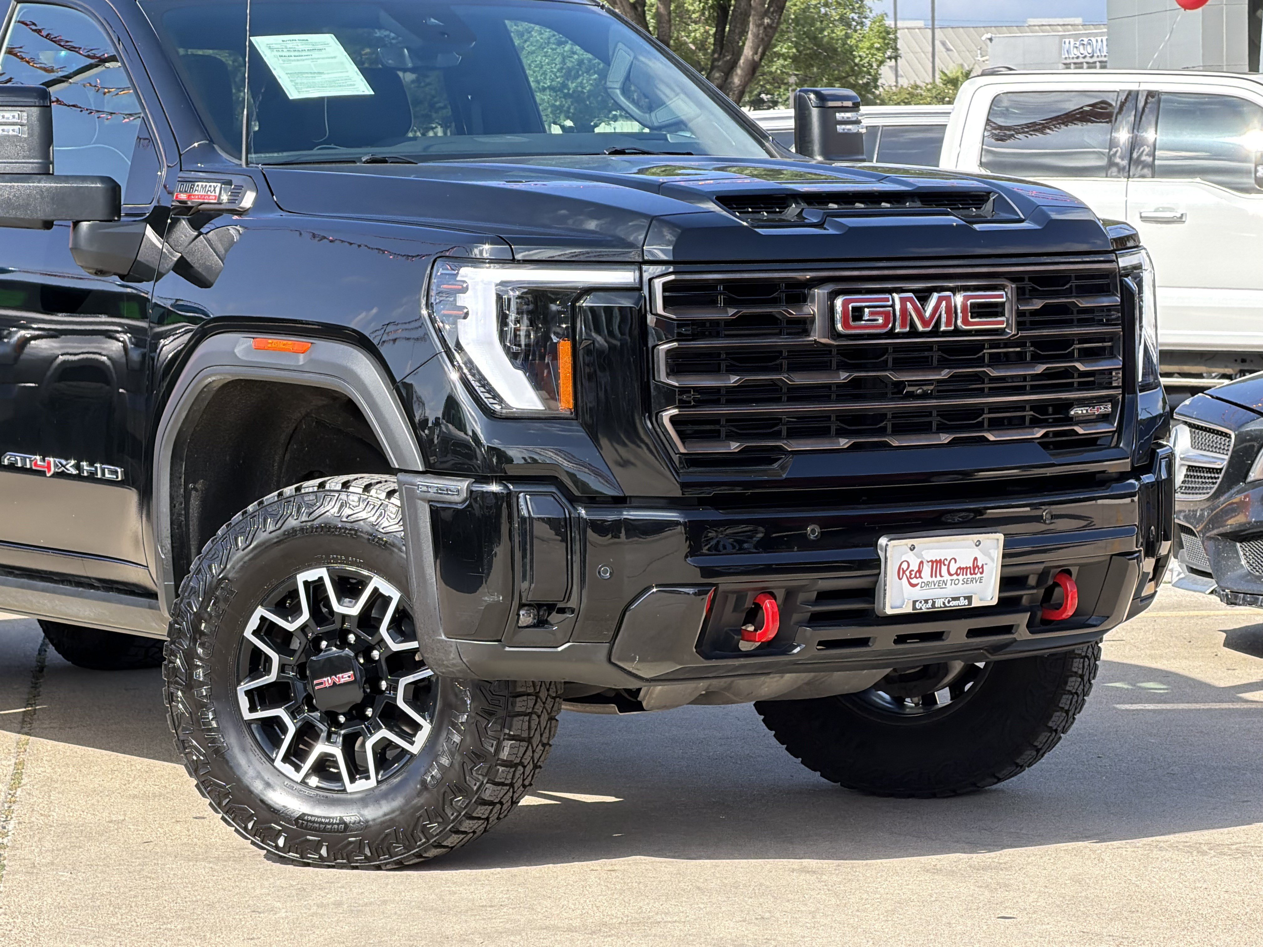 Used 2025 GMC Sierra 2500 AT4X AWD/4WD image 2