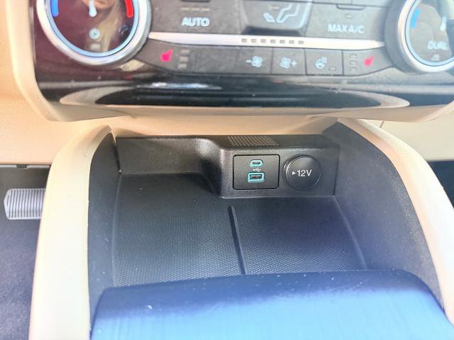 Certified 2022 Ford Escape SE w/ SE Sport Appearance Package image 33