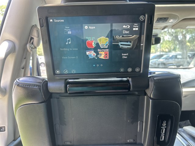 Used 2020 Chrysler Pacifica Limited w/ Advanced Safetytec Group FWD image 22