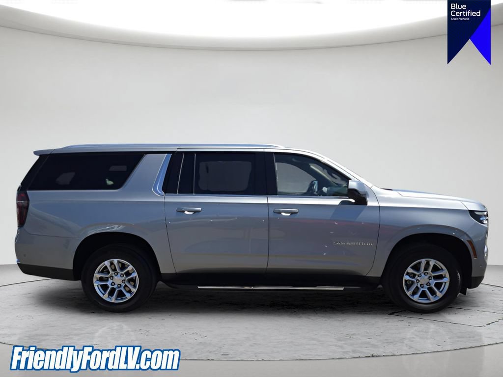 Used 2025 Chevrolet Suburban LT AWD/4WD image 8
