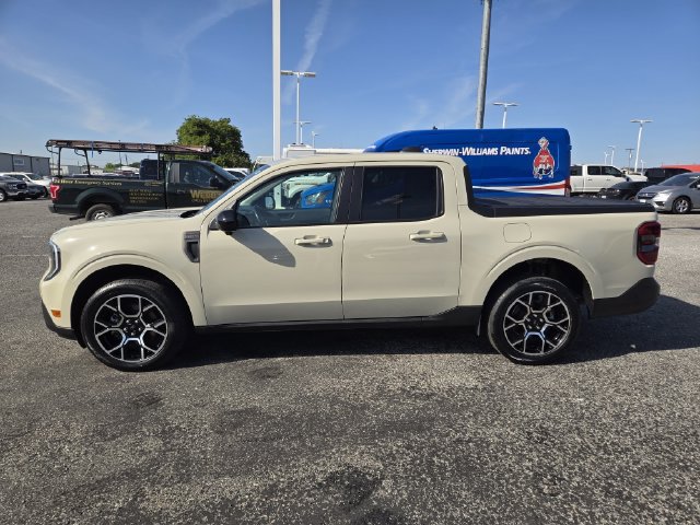 Certified 2025 Ford Maverick Lariat w/ 4K Tow Package AWD/4WD image 4