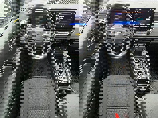 Used 2024 Chevrolet Colorado LT w/ LT Convenience Package image 8