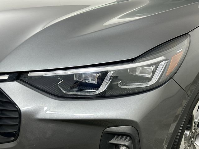 Certified 2025 Ford Escape Platinum w/ Premium Technology Package image 24