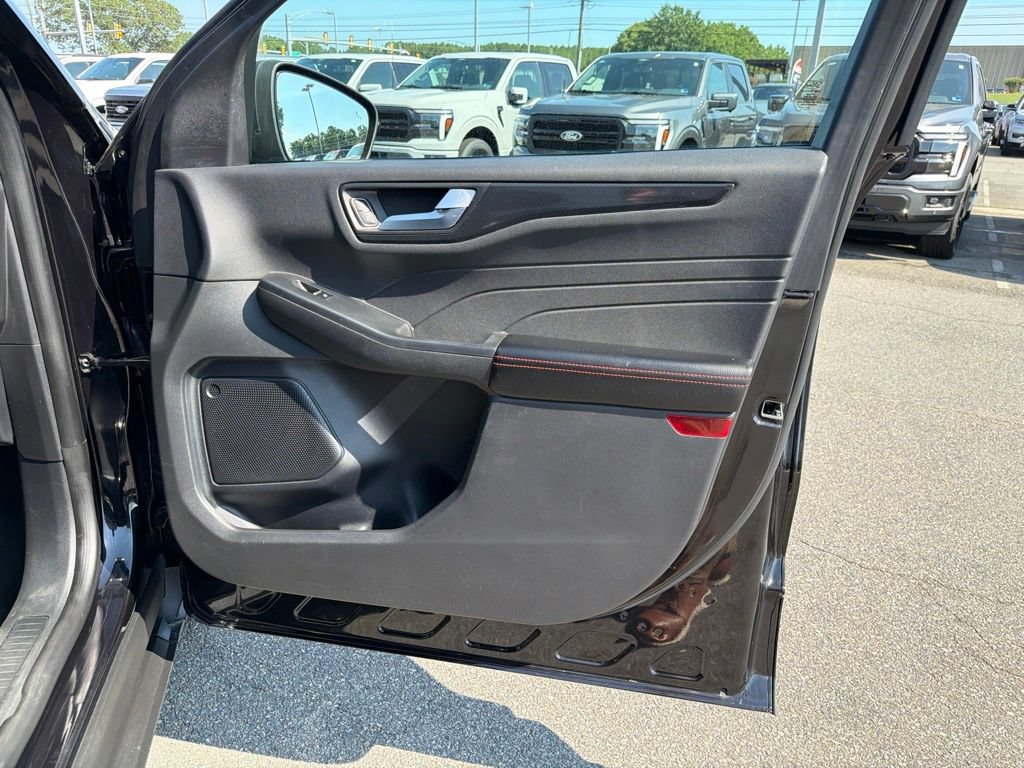 Certified 2023 Ford Escape ST-Line w/ Tech Pack #1 FWD image 23