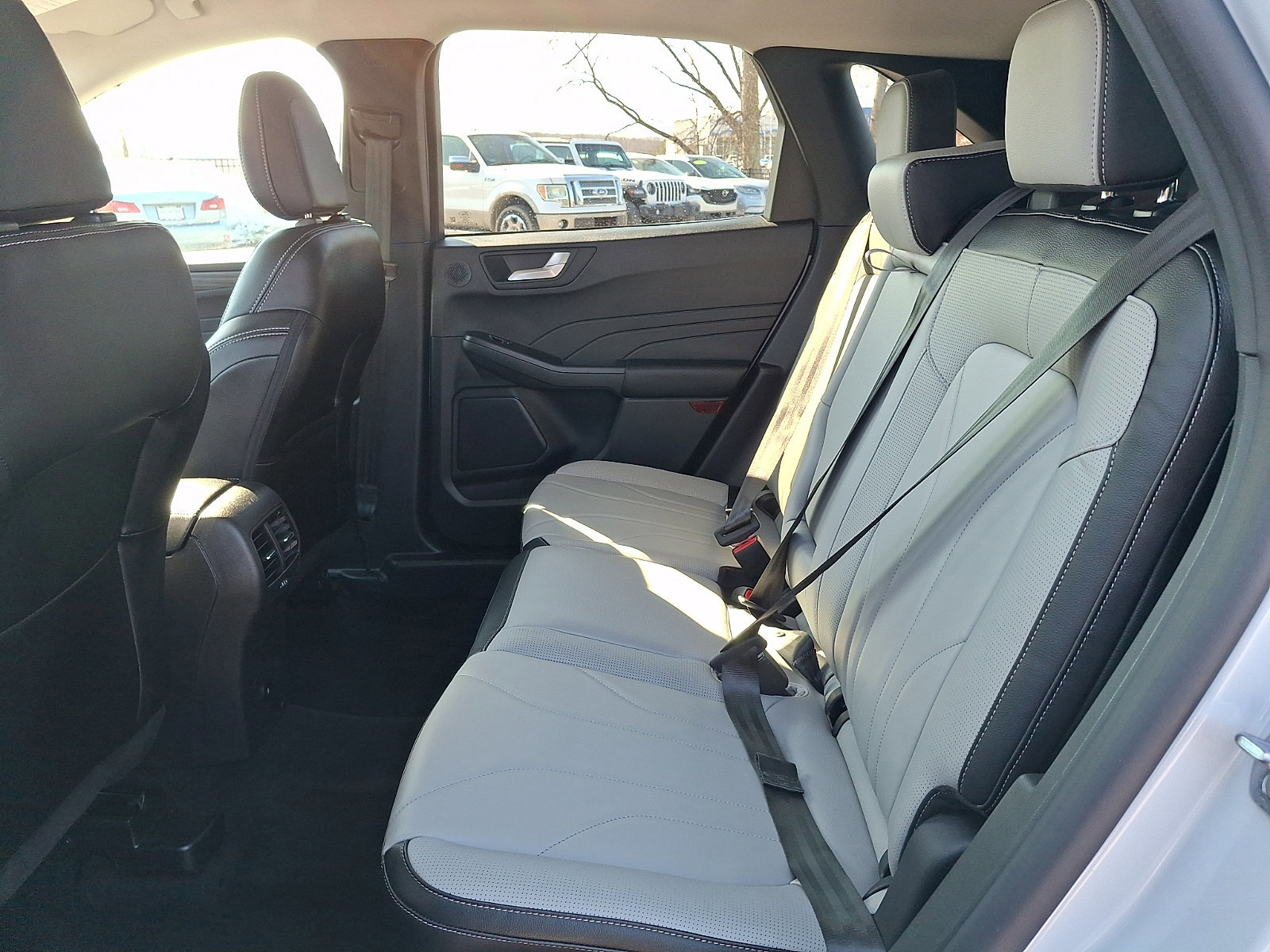 Certified 2025 Ford Escape Platinum w/ Premium Technology Package image 10