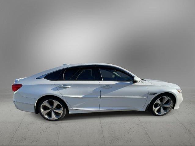 Used 2018 Honda Accord Touring image 10