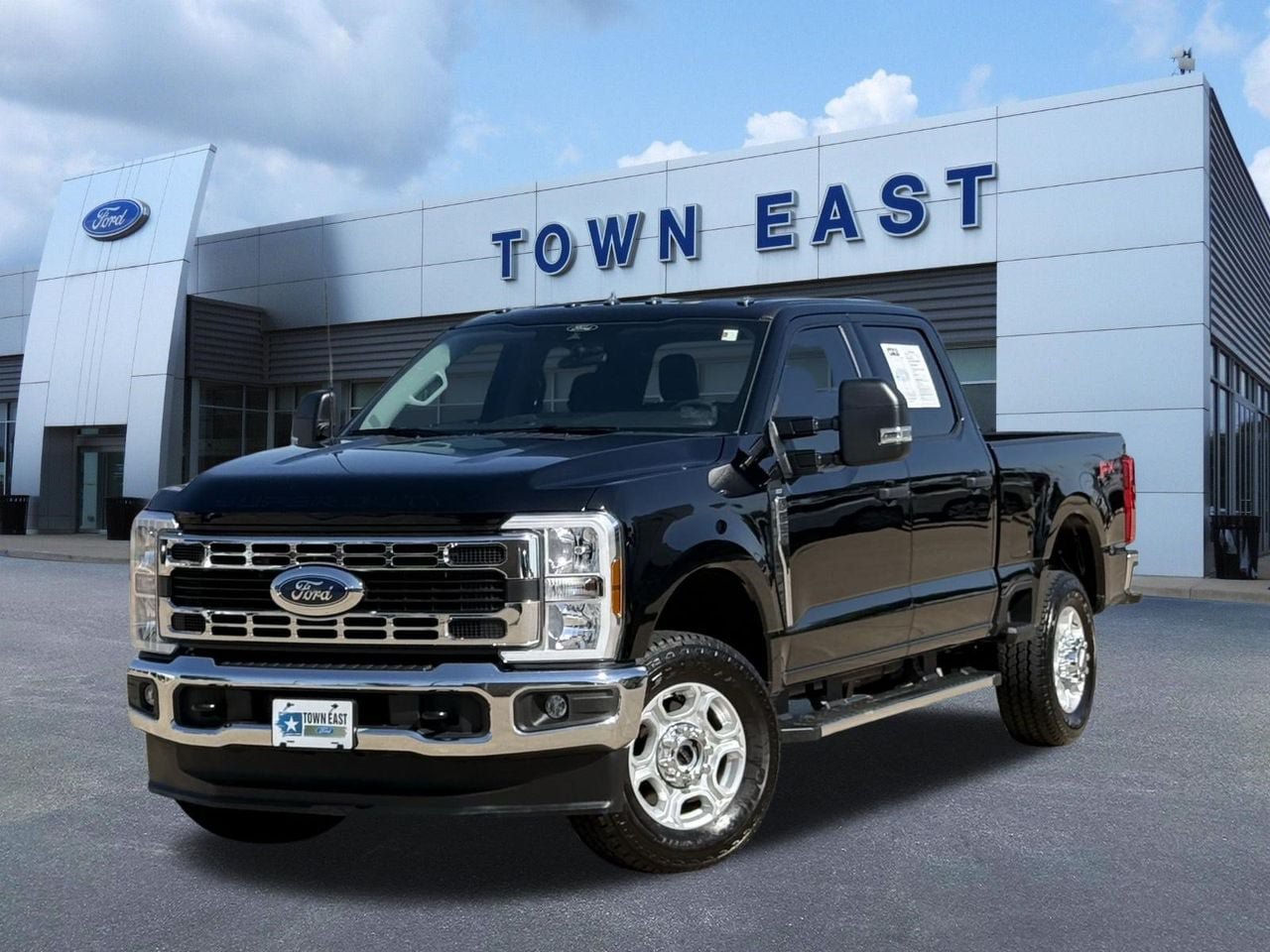 Certified 2026 Ford F250 XLT w/ FX4 Off-Road Package AWD/4WD image 1