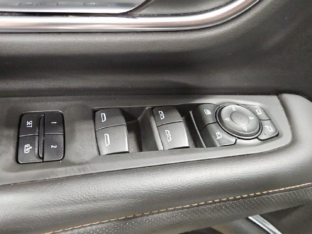 Used 2022 GMC Yukon AT4 w/ Technology Package AWD/4WD image 14