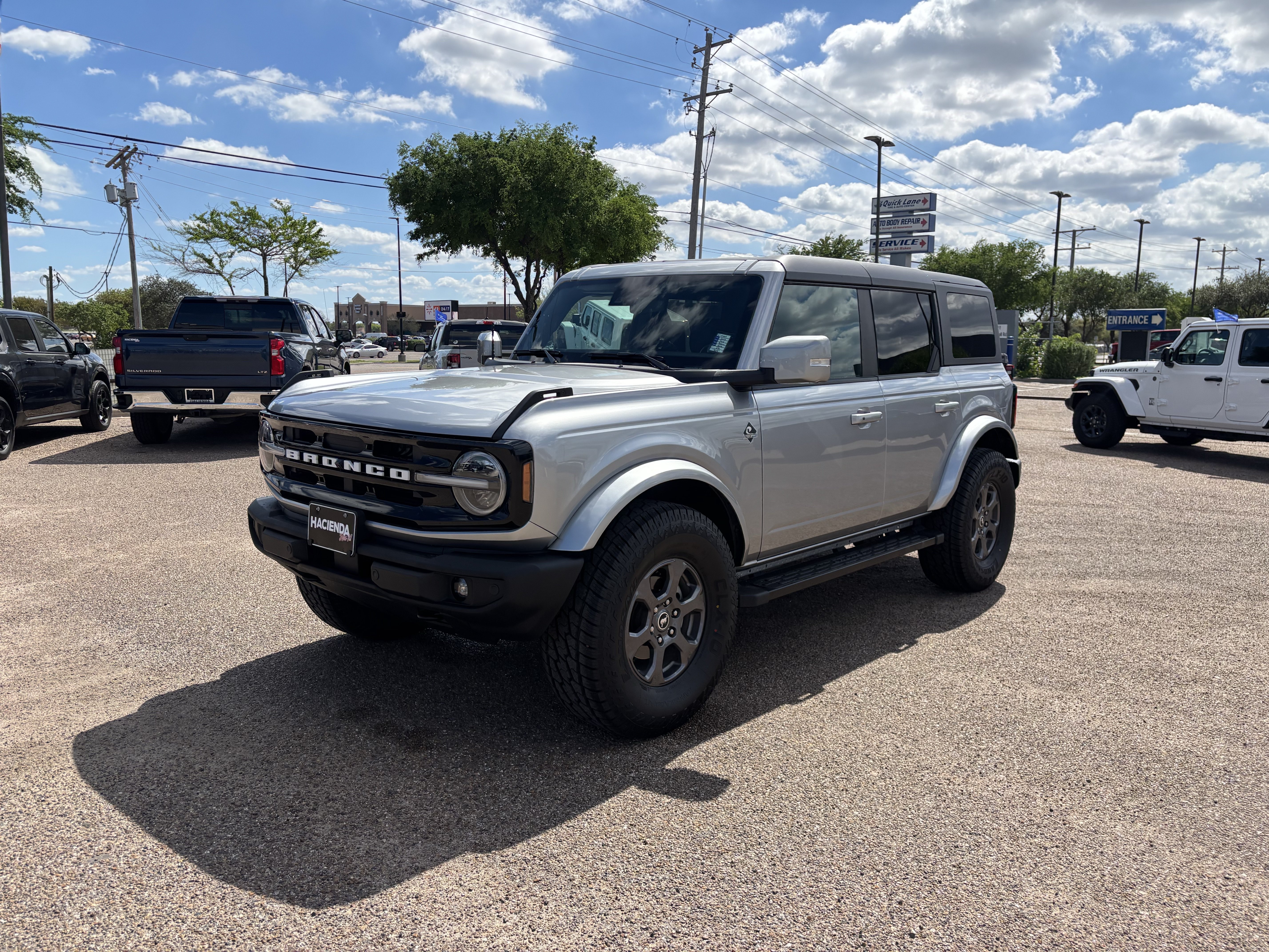 Certified 2024 Ford Bronco Outer Banks