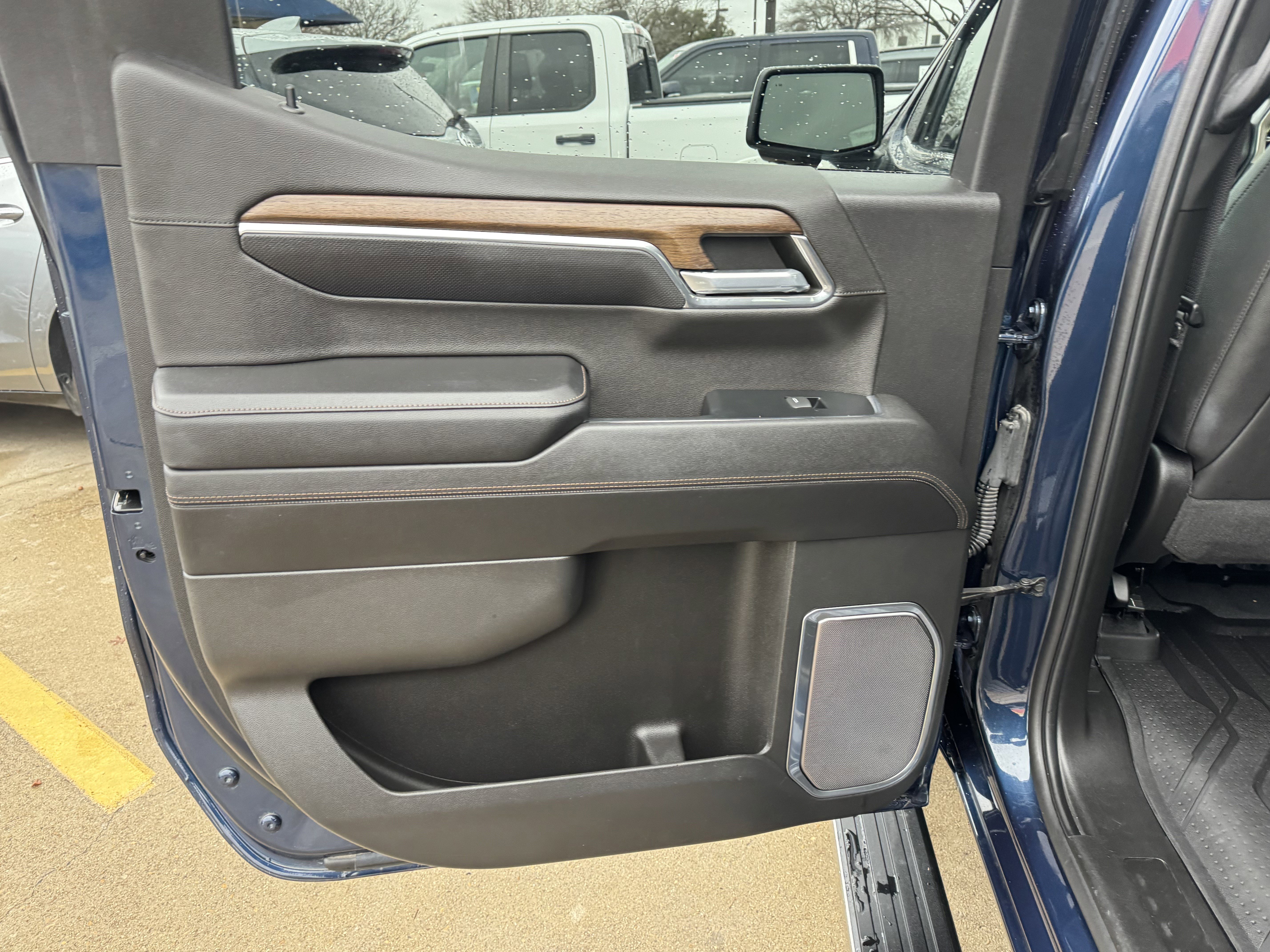 Used 2023 Chevrolet Silverado 1500 High Country w/ High Country Premium Package image 16