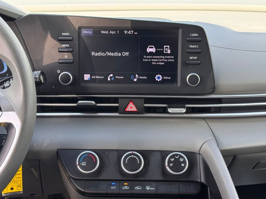 Used 2024 Hyundai Elantra SE FWD image 25
