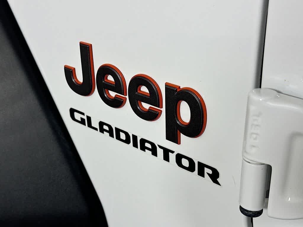 Used 2023 Jeep Gladiator Mojave w/ Dual Top Group AWD/4WD image 7