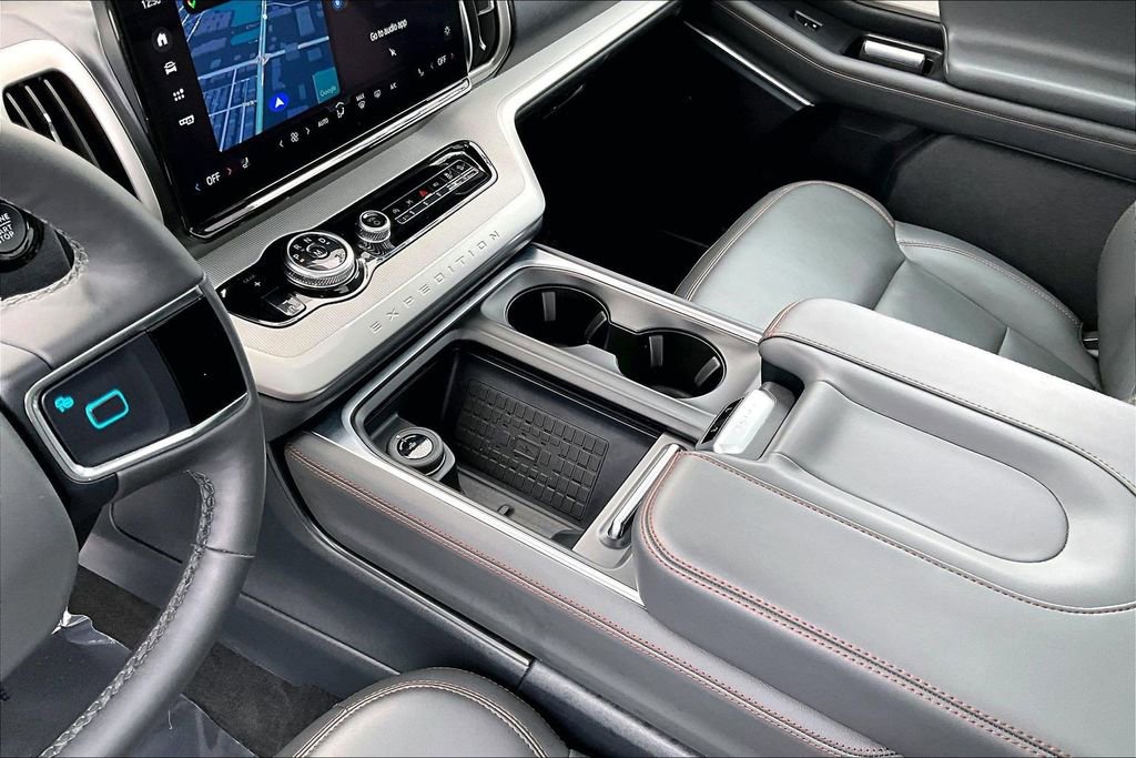 Certified 2025 Ford Expedition Active AWD/4WD image 16