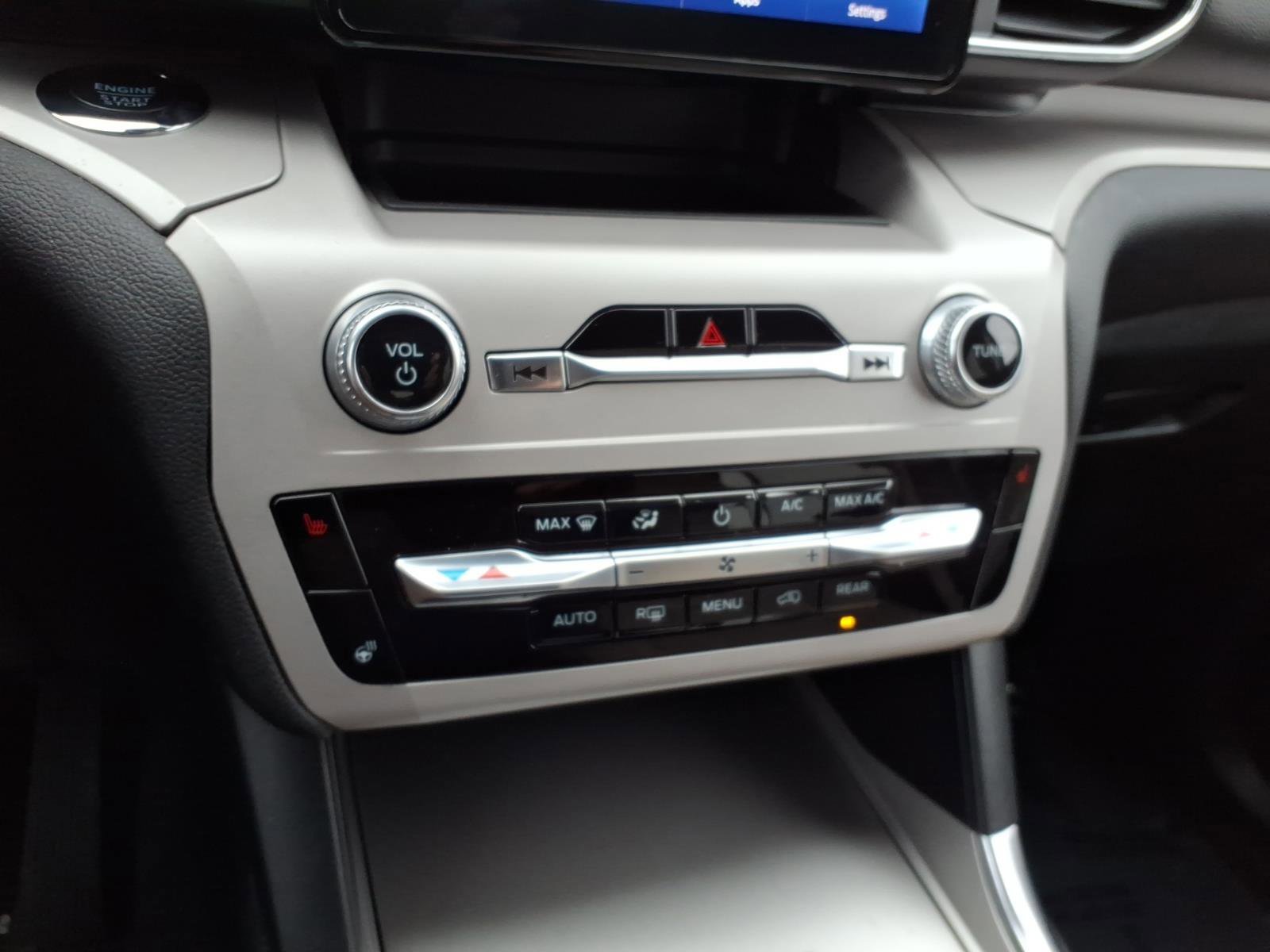 Certified 2024 Ford Explorer XLT w/ Equipment Group 202A image 18