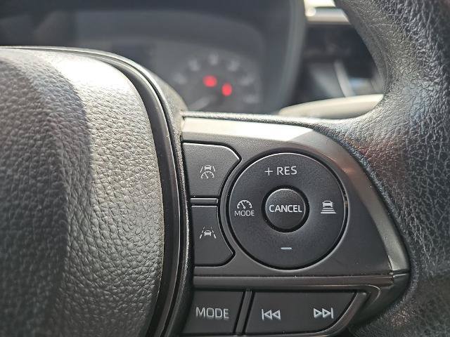 Used 2025 Toyota Corolla LE FWD image 17
